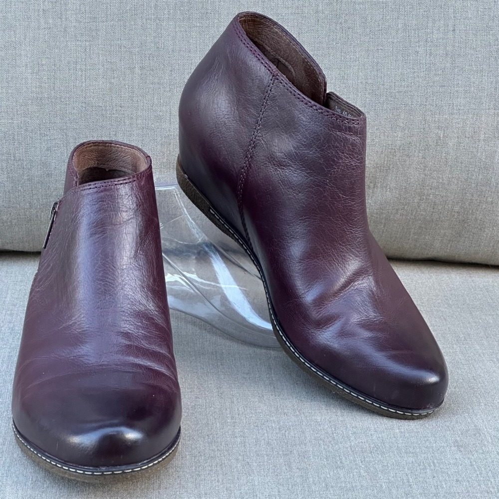 Dansko Leyla Womens Size 9.5 10 Eu 40 Wine Leather Hidden Wedge Bootie Ankle